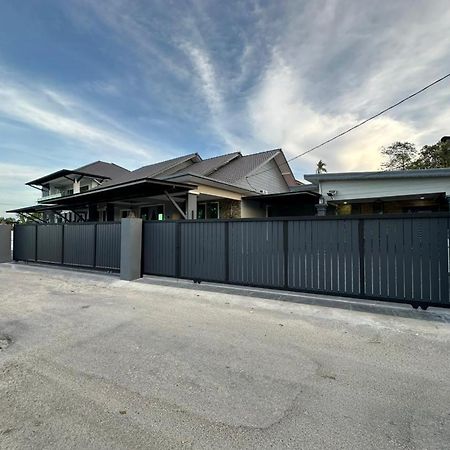 Rayyan Ashraf Homestay Kota Bharu Exterior photo