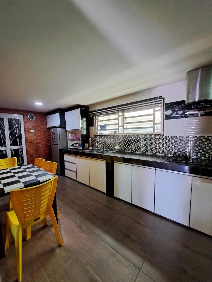 Rayyan Ashraf Homestay Kota Bharu Exterior photo