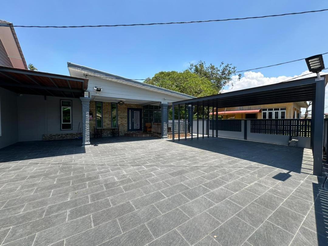 Rayyan Ashraf Homestay Kota Bharu Exterior photo